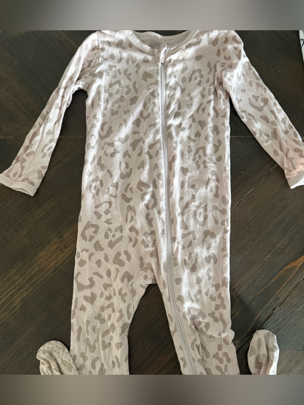 Kyte Baby Bamboo Footie in Blush Leopard Size 18/24 Month